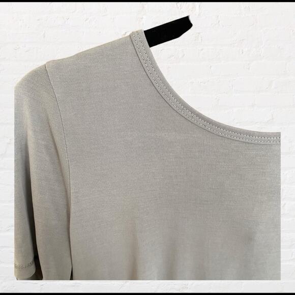 Mote modal tiered high low style top with lace up back accent - Picture 3 of 7